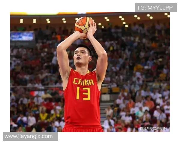 姚明亲自主持采访与球迷互动分享篮球梦想与人生感悟