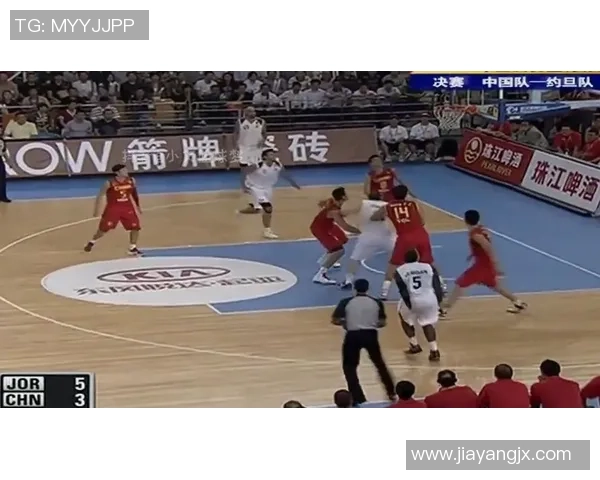 姚明重返赛场引发热烈反响球迷欢呼声中见证传奇归来