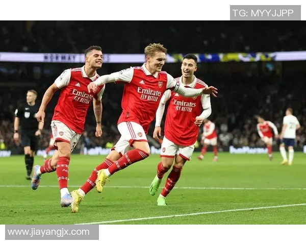 英超激战热刺与曼城战成平局帽子戏法引发全场狂欢数据分析精彩纷呈