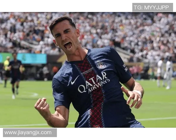皇马大胜巴黎圣日耳曼5-1神扑精彩瞬间引发全场热潮 皇马大胜巴黎圣日耳曼5-1神扑精彩瞬间引发全场热潮