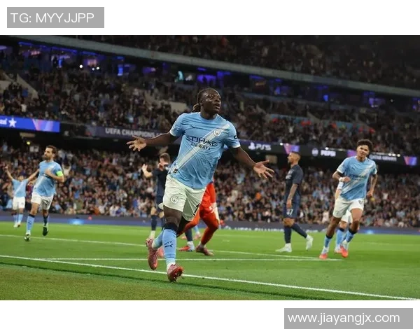 欧冠经典对决：那不勒斯顽强逼平皇马精彩集锦回顾